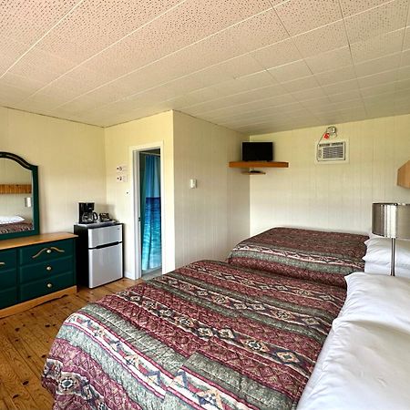 The Waterfront Motel Grand Barachois Экстерьер фото